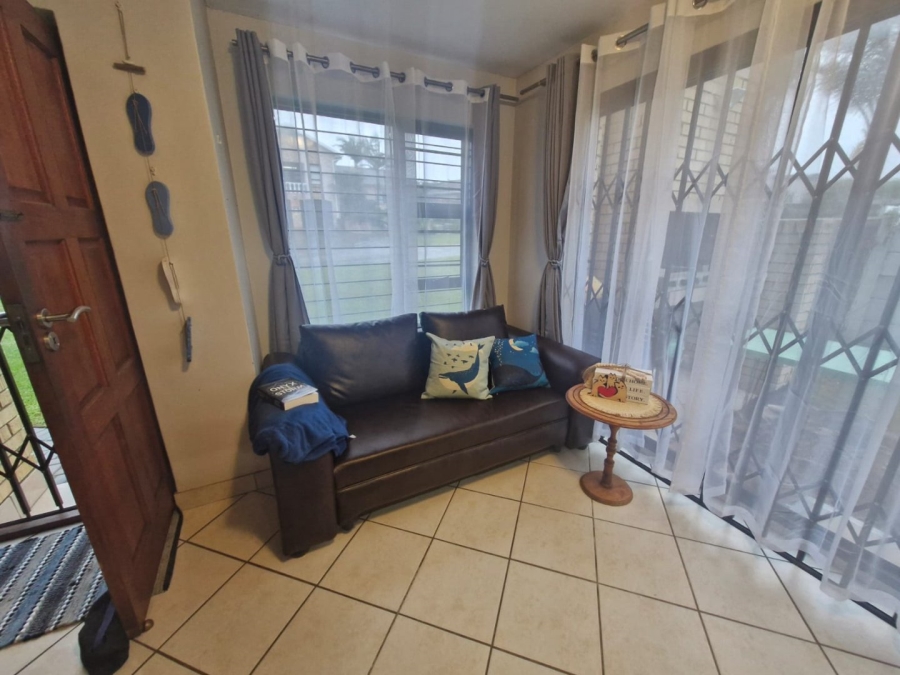 To Let 3 Bedroom Property for Rent in Wavecrest Eastern Cape